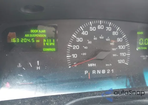 2001 Lincoln Town Car Cartier from USA, damaged, VIN 1LNHM83W71Y629856